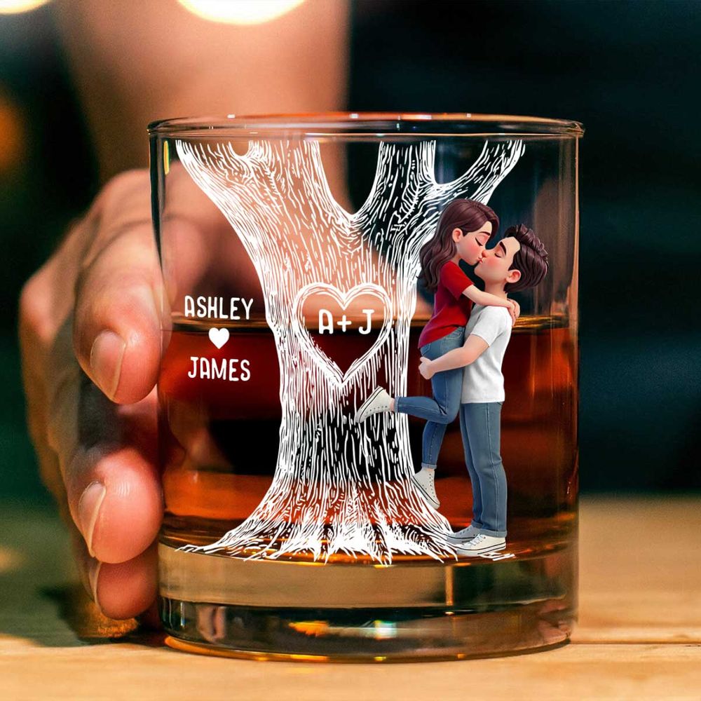 Eternal Love Couple Hugging Kissing Tree Of Love - Personalized Whiskey Glass