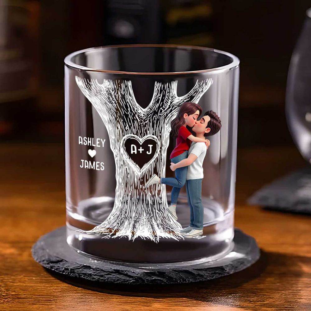Eternal Love Couple Hugging Kissing Tree Of Love - Personalized Whiskey Glass