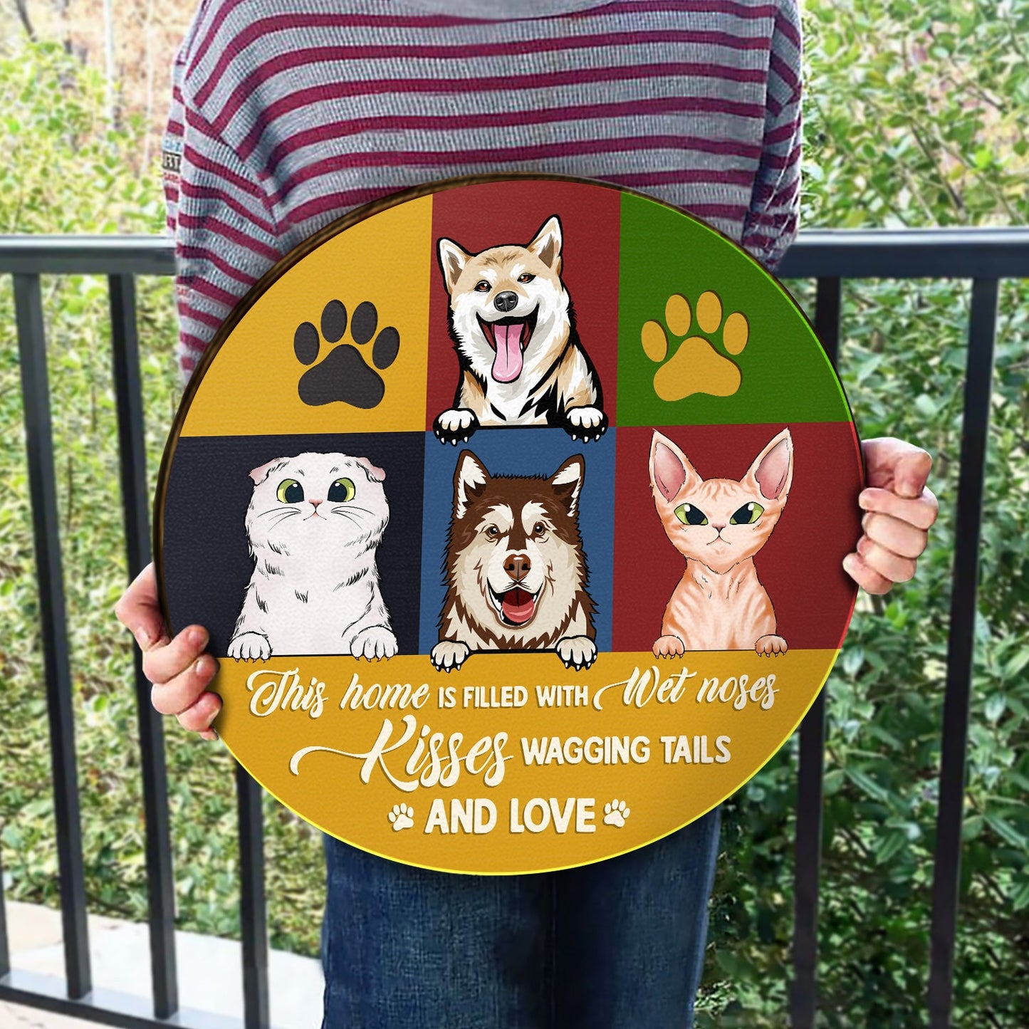 Dogs Cats Beware Of Wigglebutts - Gift For Dog & Cat Lovers - Personalized Custom Wood Circle Sign