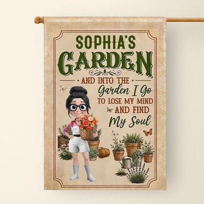 Personalized Garden Flag personalization view for Mom