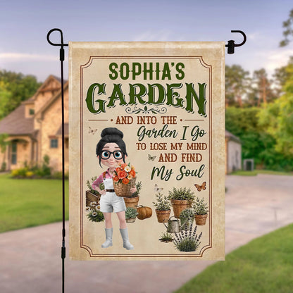 Personalized garden flag with custom name and floral illustration - perfect outdoor gift for mom and gardening lovers