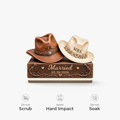 Mr and Mrs Cowboy Hats Couple Wooden Plaque - Personalized Wedding Gift for Couples