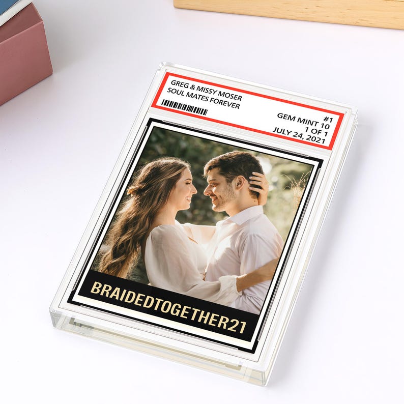 Plaque material and size view - Custom Trading Card Plaque