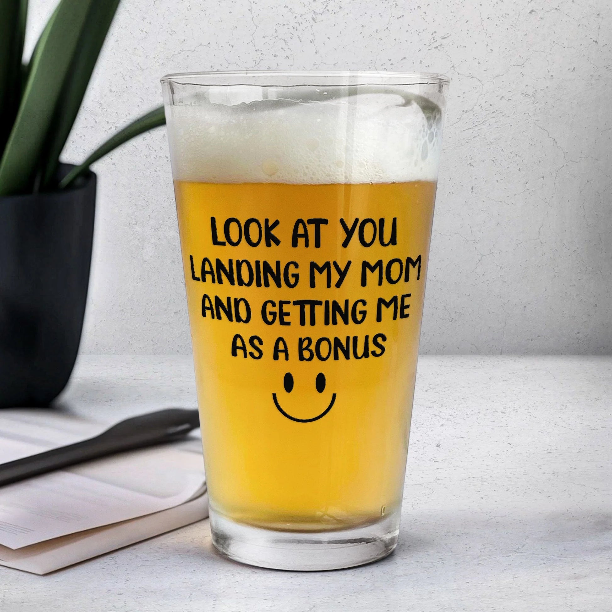 Mug material and size view - Personalized Bonus Dad Beer Glass