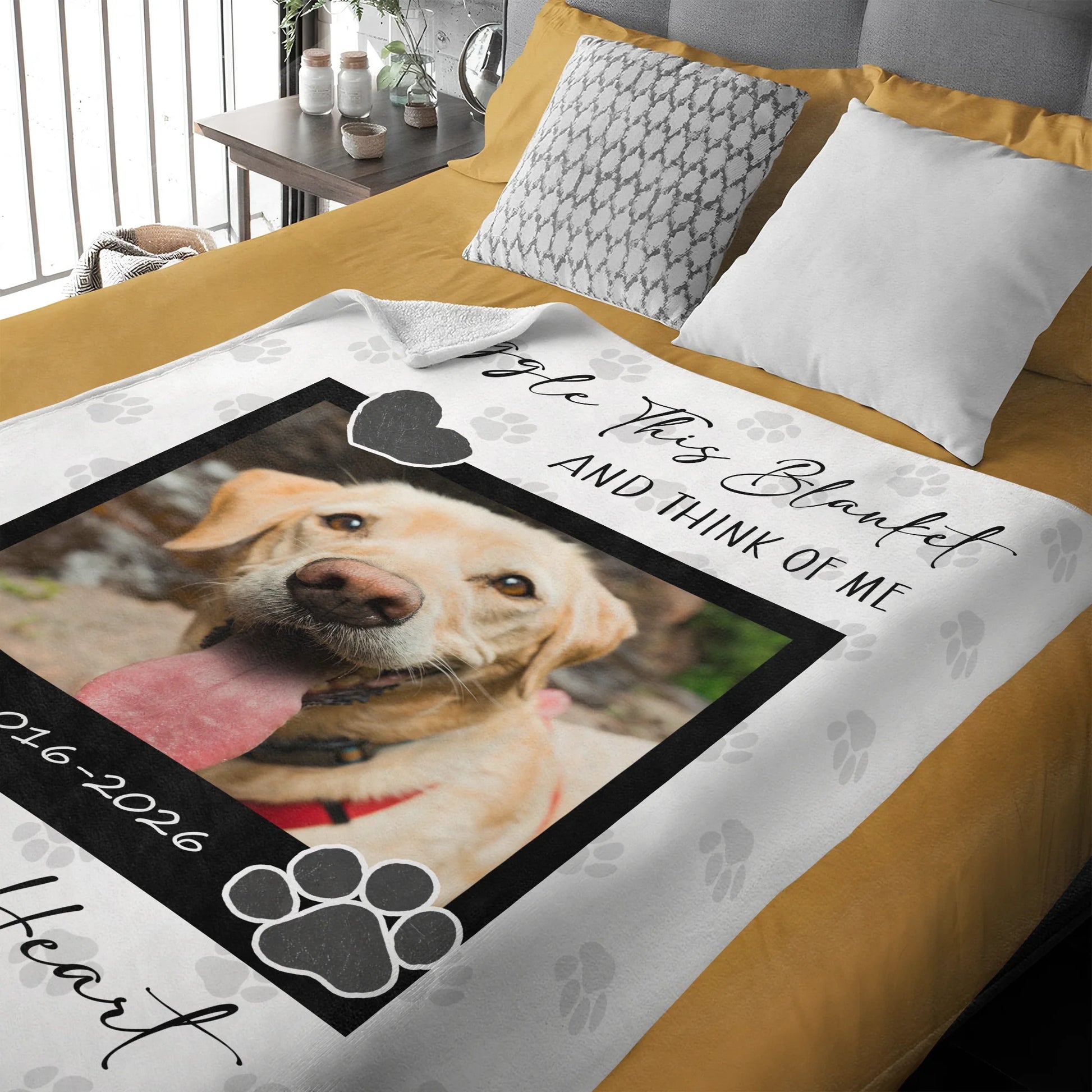 Blanket detail view for Dog Lovers