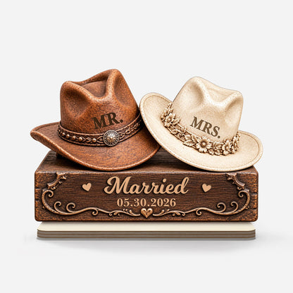 Mr and Mrs Cowboy Hats Couple Wooden Plaque - Personalized Wedding Gift for Couples