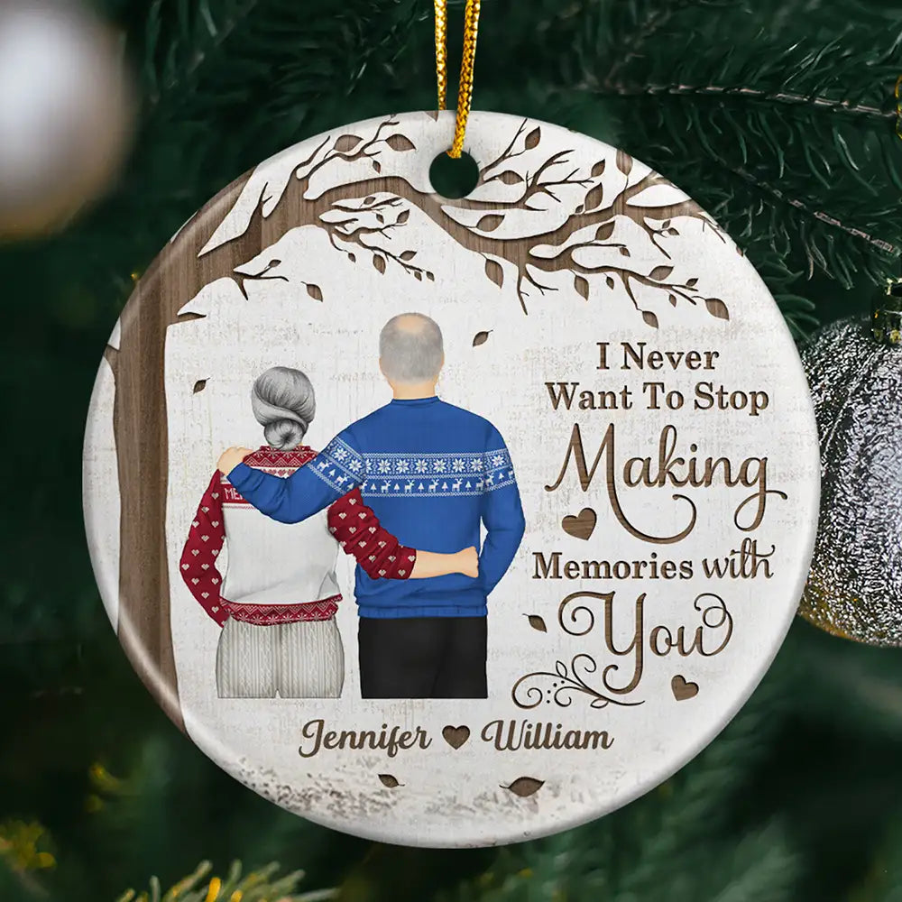 Christmas, Gift For Couples, Gift For Husband, Gift For Wife, Old Couples, Love - Couple Never Want To Stop Making Memories - Personalized Circle Ceramic Ornament