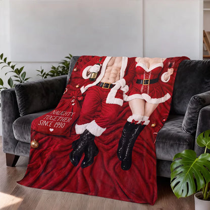 Funny Couple Santa Elf - Fleece Blanket - Gifts for Couple Family 59a38bd4-48b2-43e6-a1f7-7e8cbda3e26e-MOCKUP-5.png